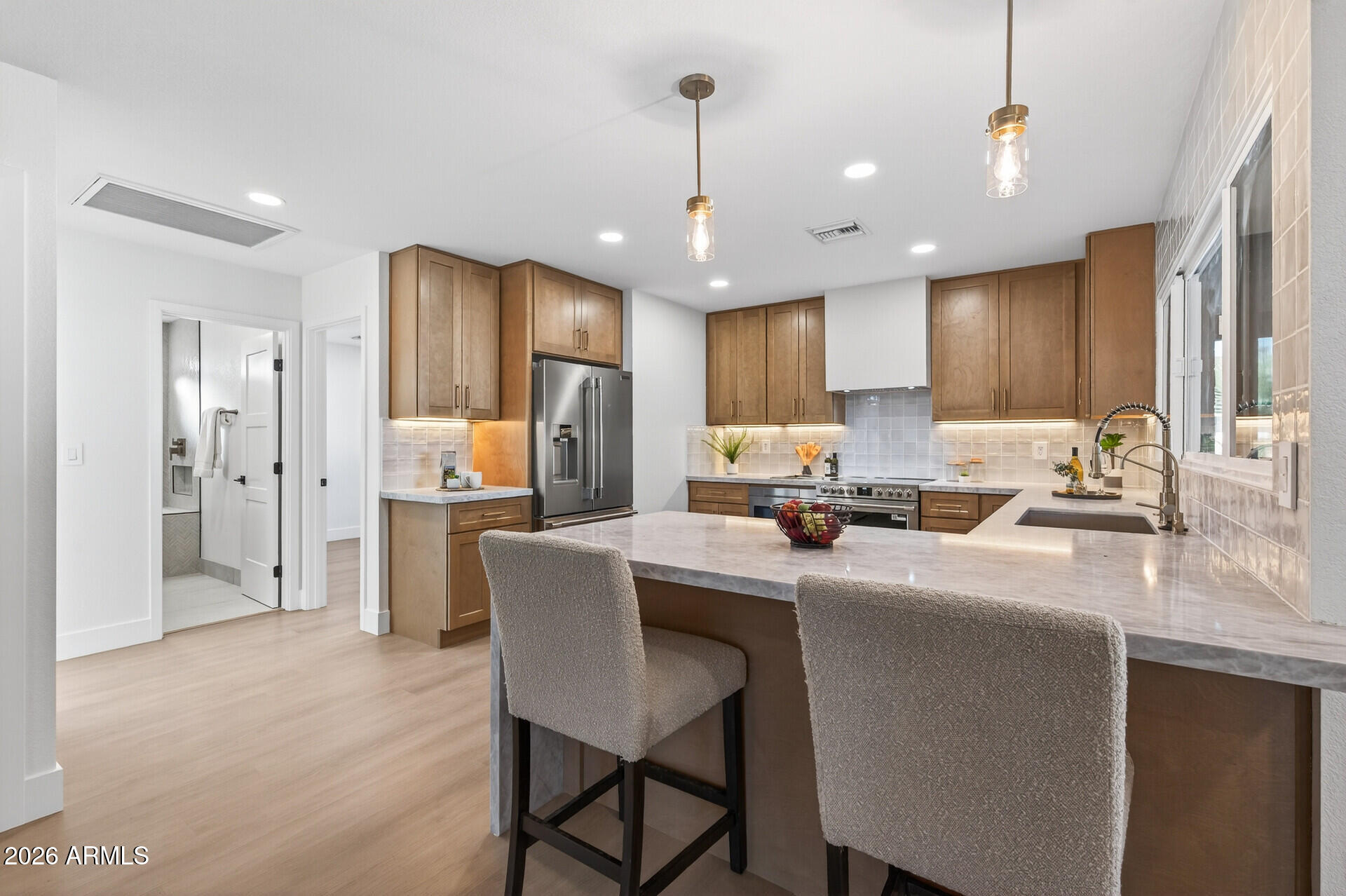 3402 East Mercer Lane Phoenix, AZ 85028 - Photo 10 of 45 24_3402_E_Mercer_Ln24_mls