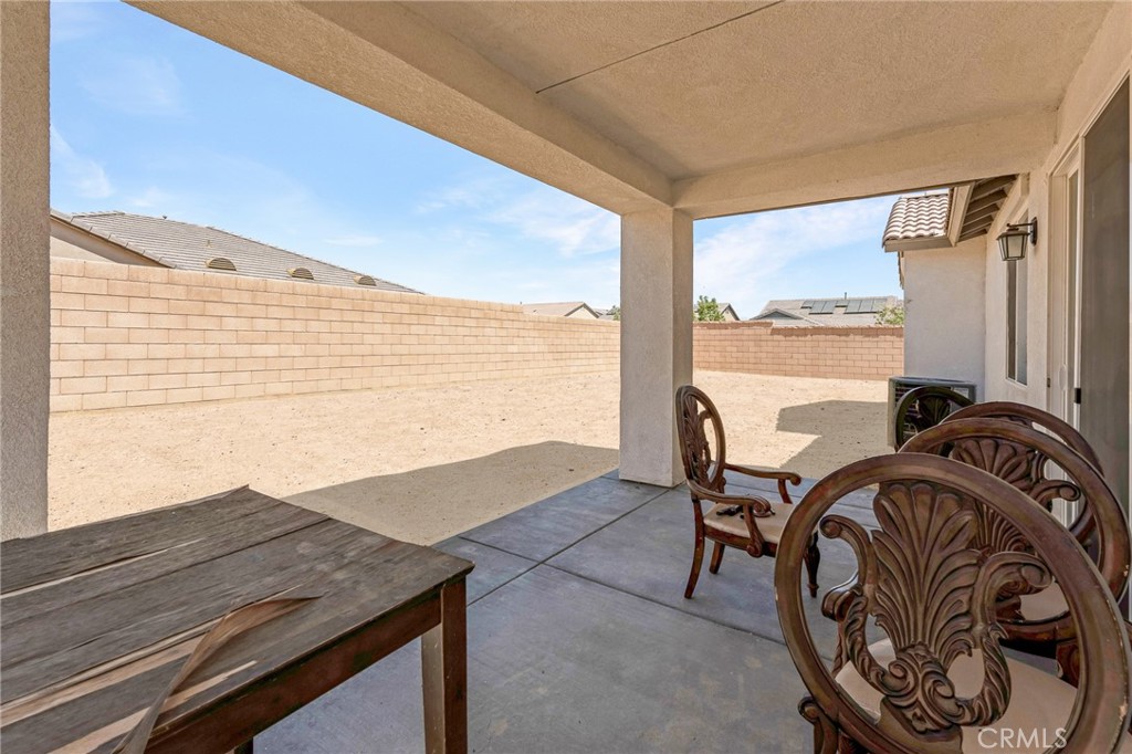 13266 Trail Ridge Way Victorville, CA 92395 - Photo 5 of 22