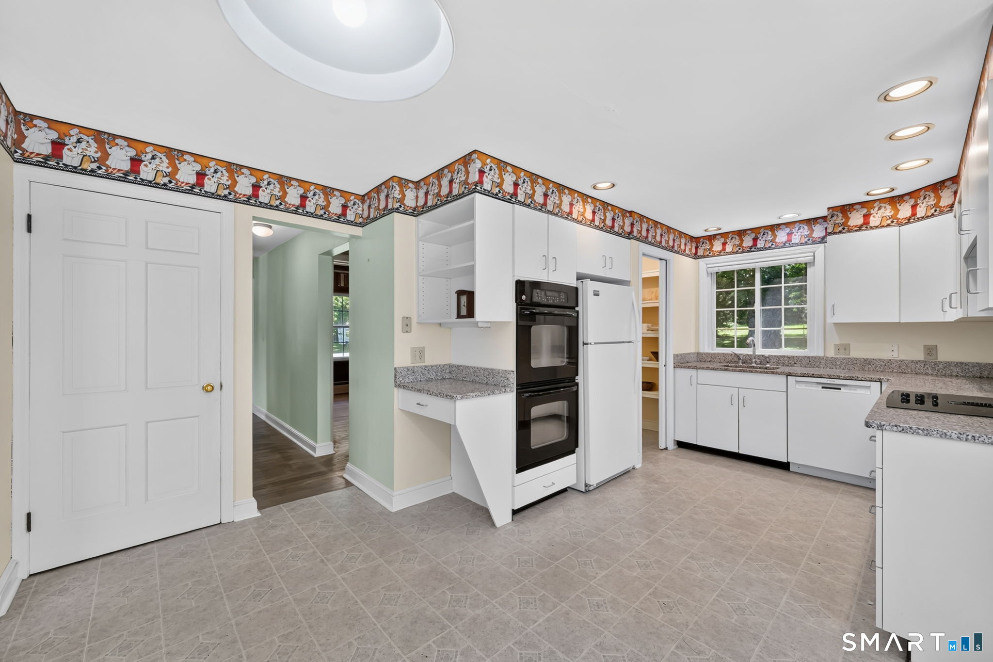 39 Boggs Hill Road Newtown, CT 06470 - Photo 15 of 33