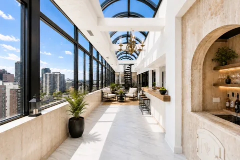 $1,350,000 | 1 East Schiller Street, Unit PHW, Chicago, IL 60610