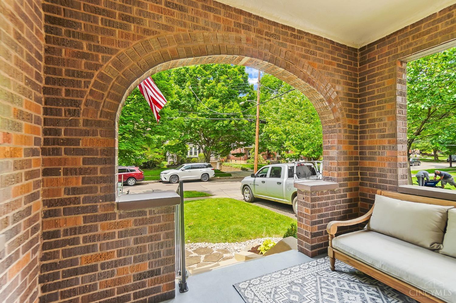 3706 Homewood Road Mariemont, OH 45227 - Photo 4 of 53
