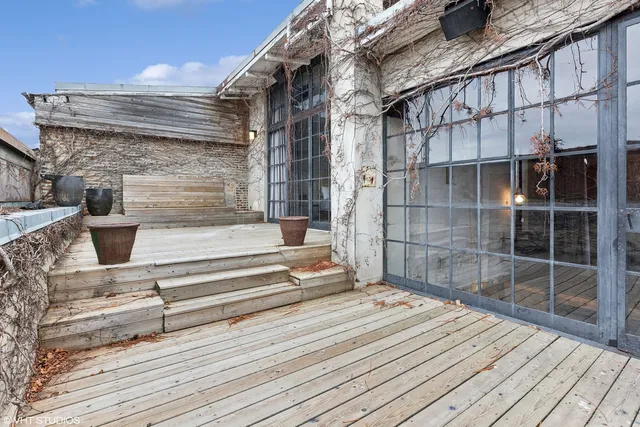 a view of a walk in closet