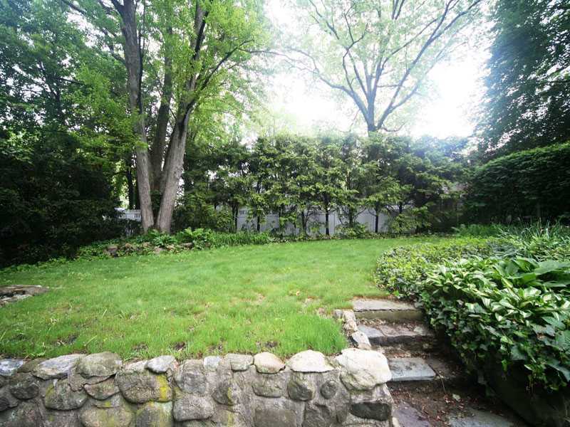 42 Walmsley Road Darien, CT 06820 - Photo 20 of 21 a view of yard with green space