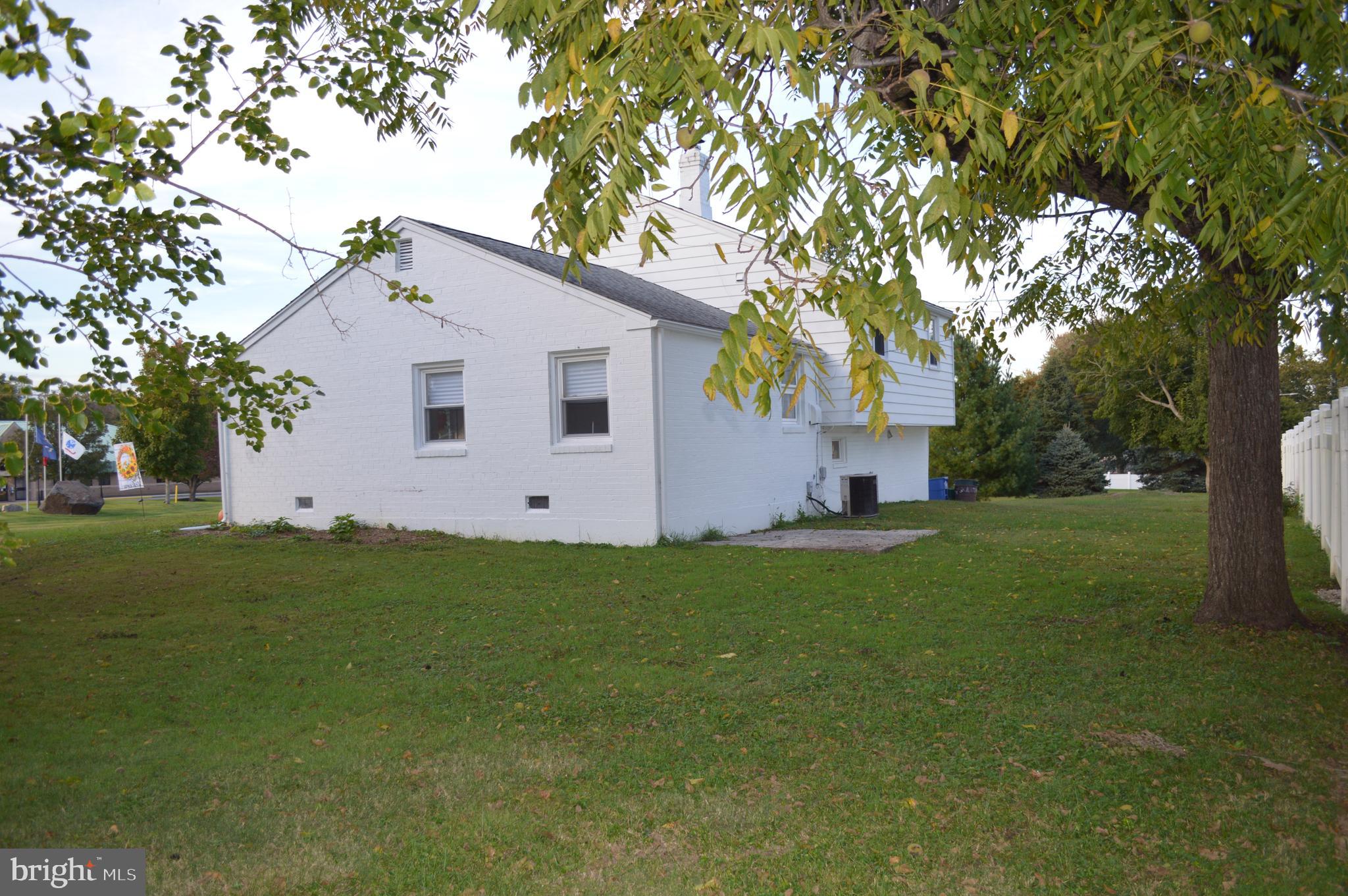 5 Cambridge Road Brookhaven, PA 19015 - Photo 22 of 41 Side view
