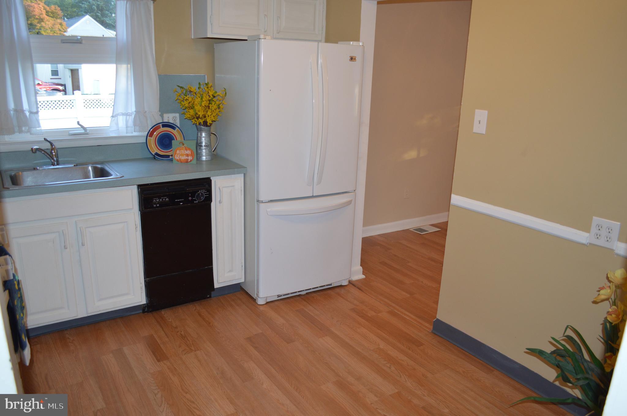 5 Cambridge Road Brookhaven, PA 19015 - Photo 32 of 41 Kitchen entry to Dining room