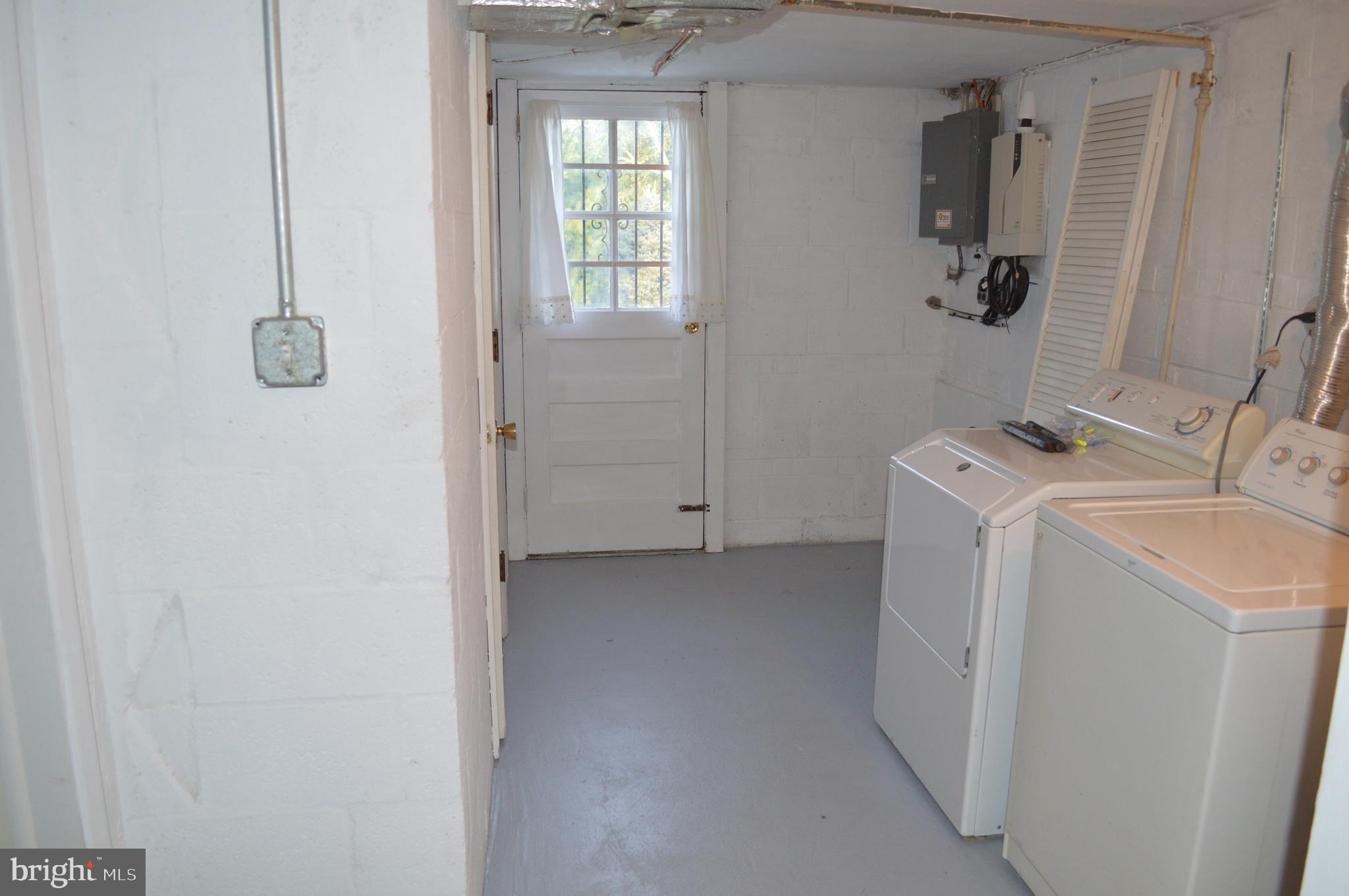 5 Cambridge Road Brookhaven, PA 19015 - Photo 38 of 41 Mud/Laundry room with outside exit