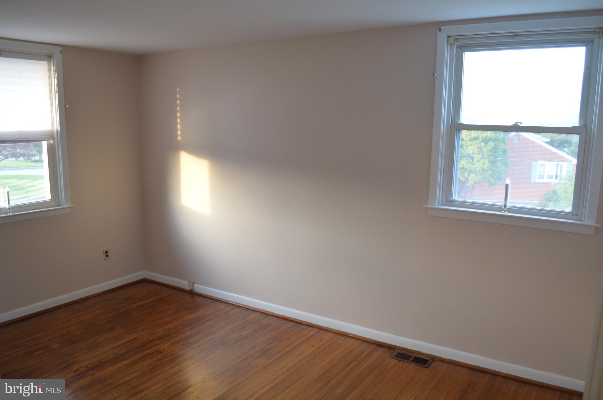 5 Cambridge Road Brookhaven, PA 19015 - Photo 41 of 41 Main bedroom, hardwood floor
