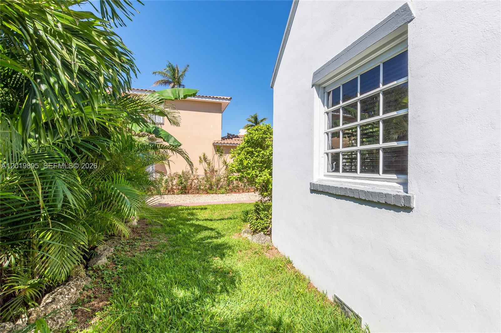 228 Southwest 23rd Road, Unit FRONT Miami, FL 33129 - Photo 9 of 31