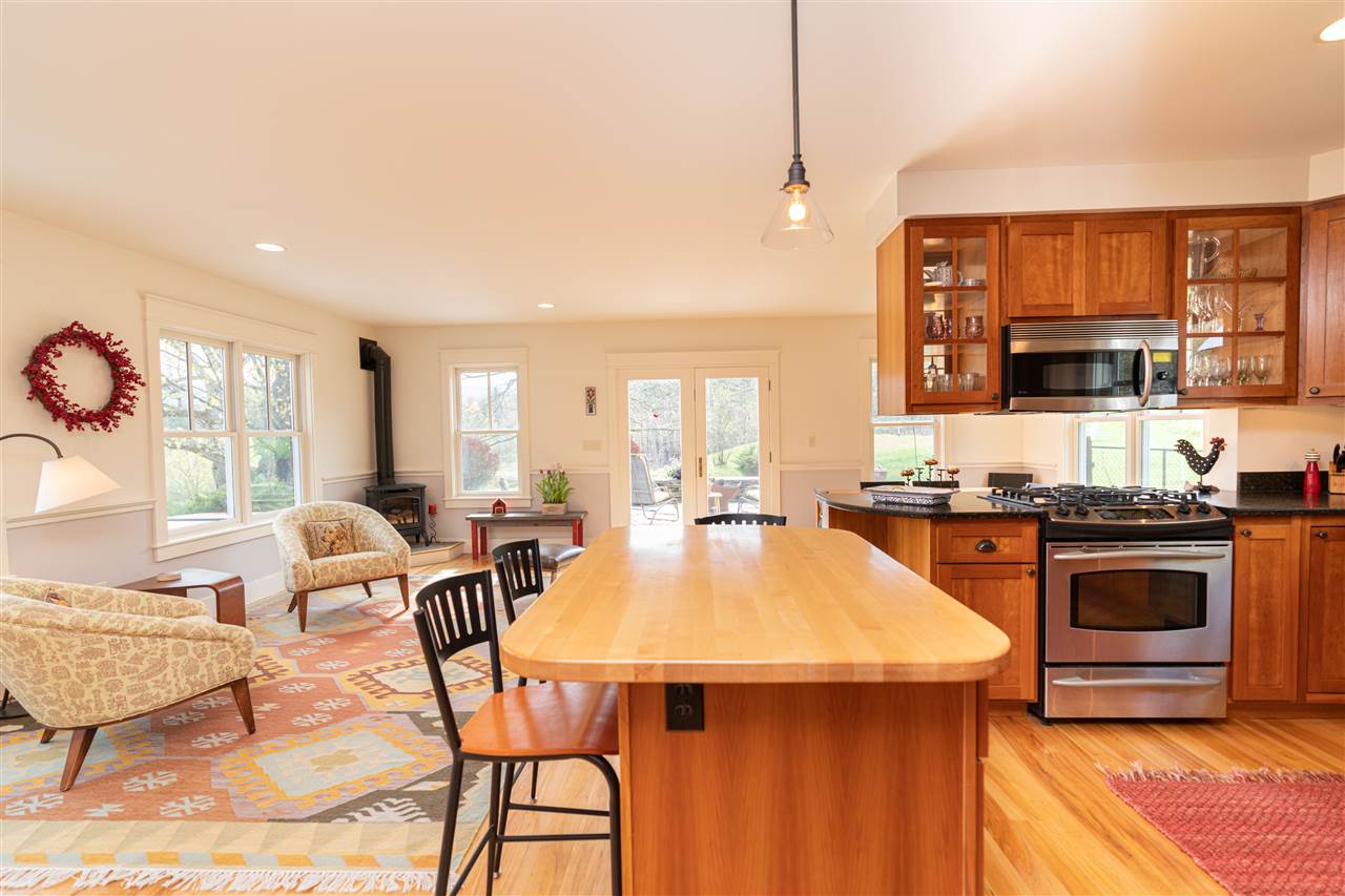 233 Clark Road Stowe, VT 05672 - Photo 8 of 39