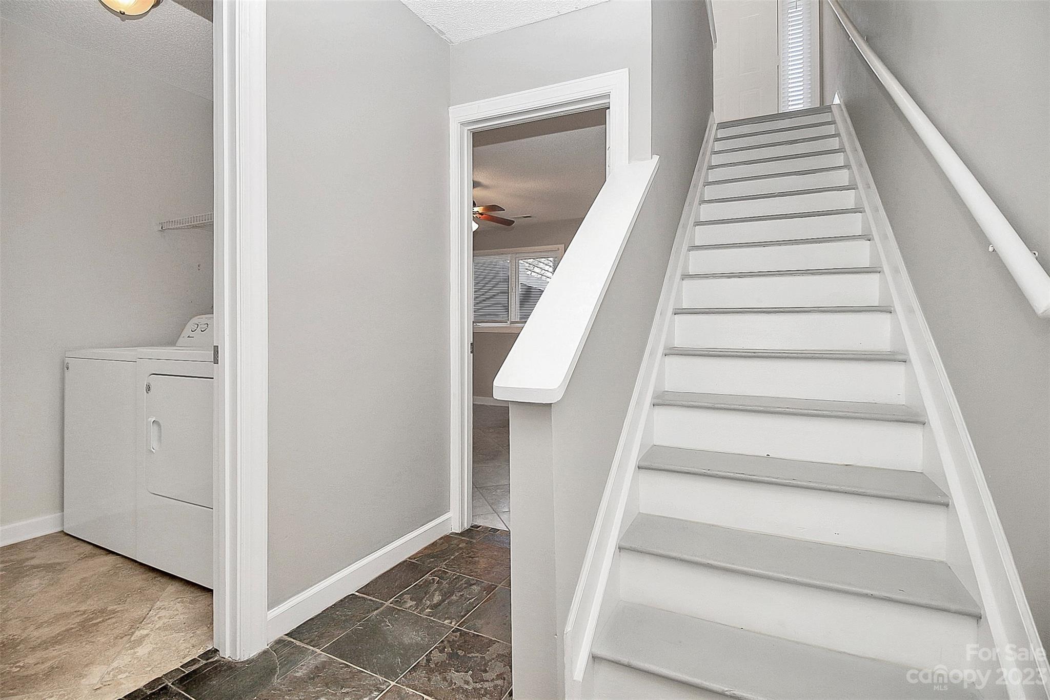 13932 Queens Harbor Road Charlotte, NC 28278 - Photo 11 of 42 a view of an entryway