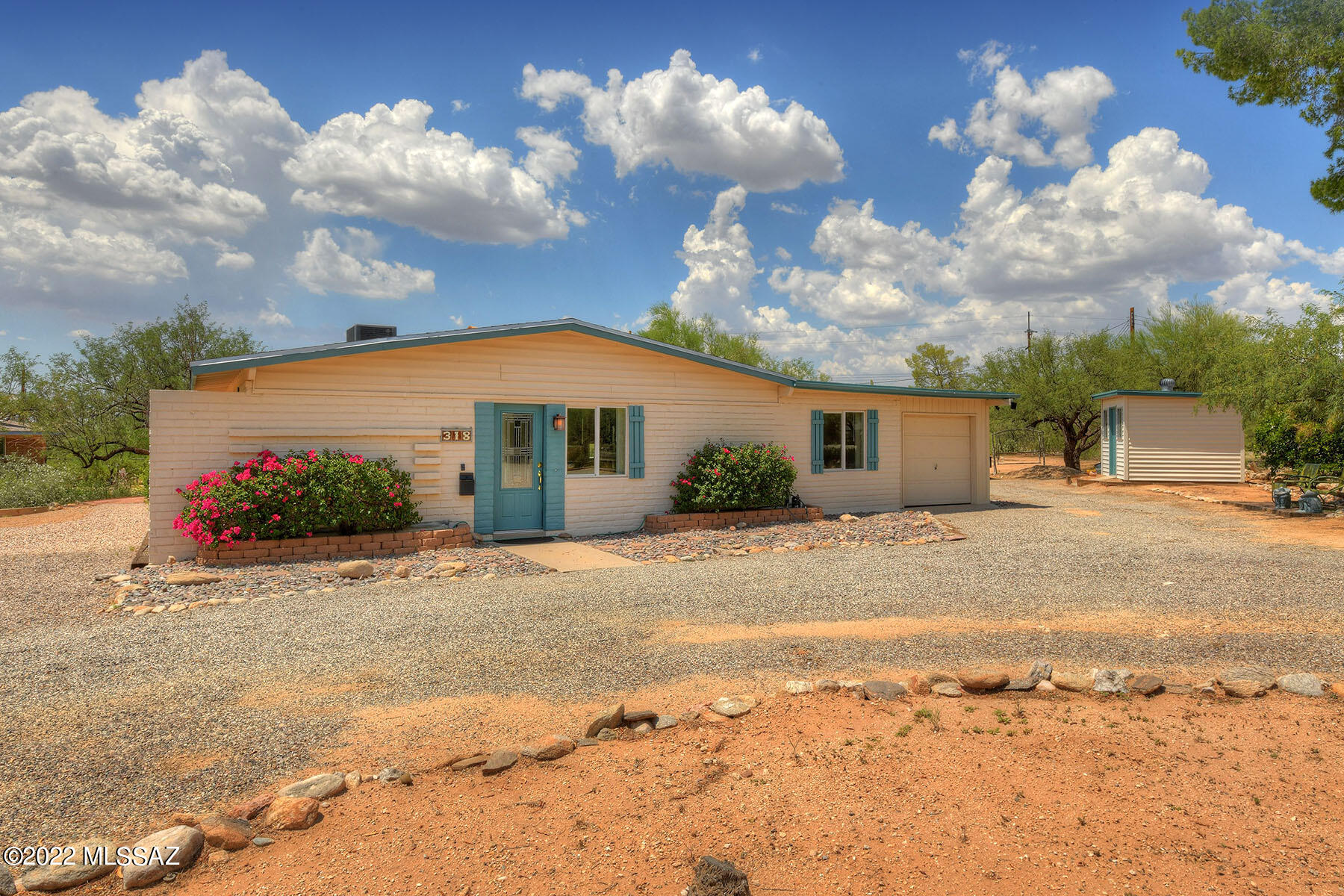 318 West Hardy Road Oro Valley, AZ 85704 - Photo 2 of 31