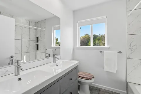 $1,199,000 | 2505 Barton Hills Drive, Austin, TX 78704