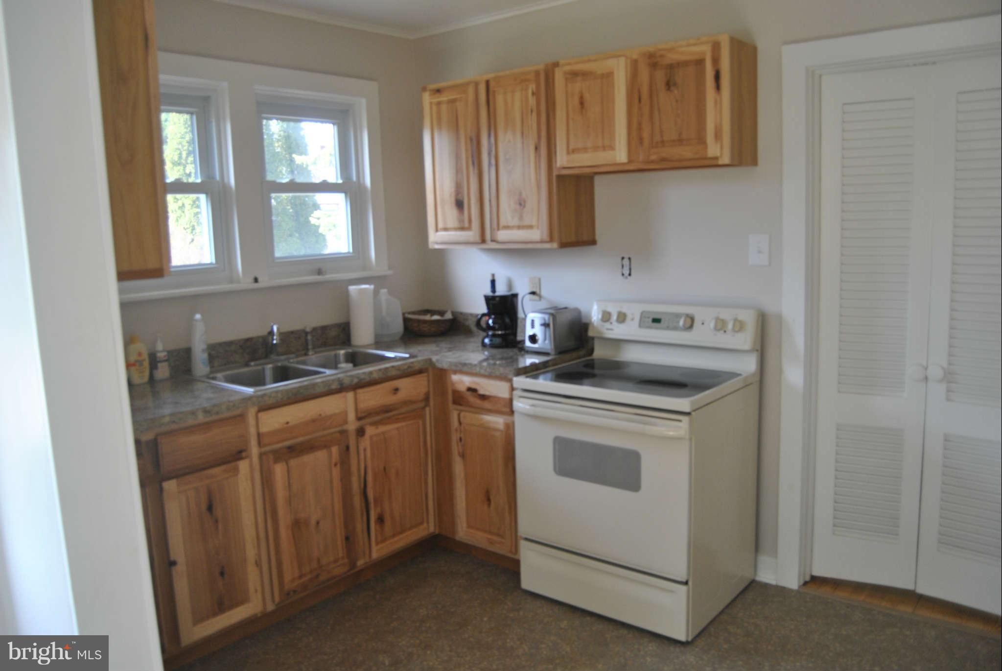13590 Summit Avenue Blue Ridge Summit, PA 17214 - Photo 8 of 30 Kitchen