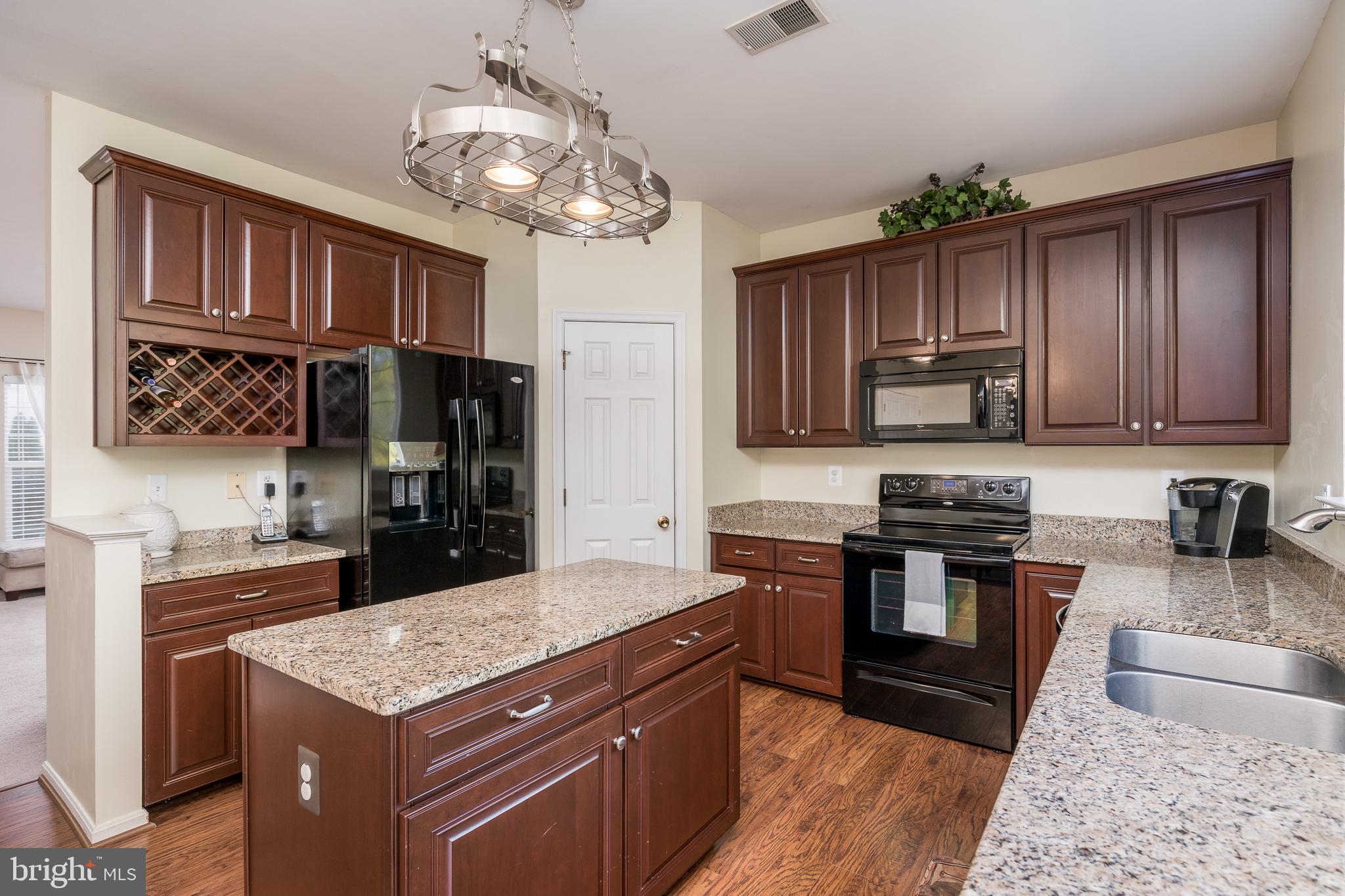 2716 Summers Ridge Drive Odenton, MD 21113 - Photo 14 of 42 Kitchen (alt view)