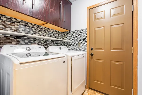 $2,400 | 2284 Woodside Drive, Carpentersville, IL 60110