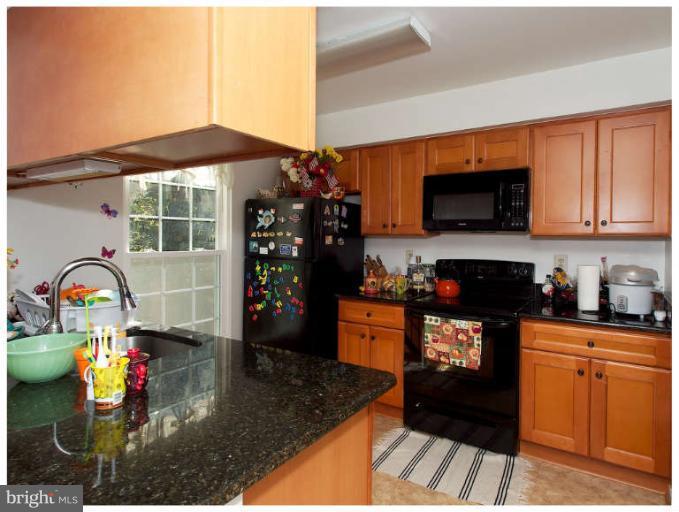 15003 Shamrock Ridge Road Silver Spring, MD 20906 - Photo 9 of 22 Kitchen