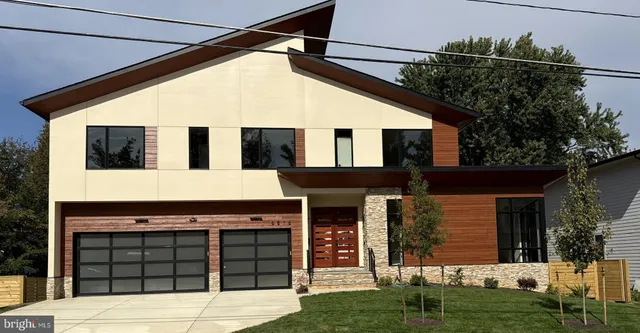 $3,290,000 | 6816 Dean Drive, McLean, VA 22101