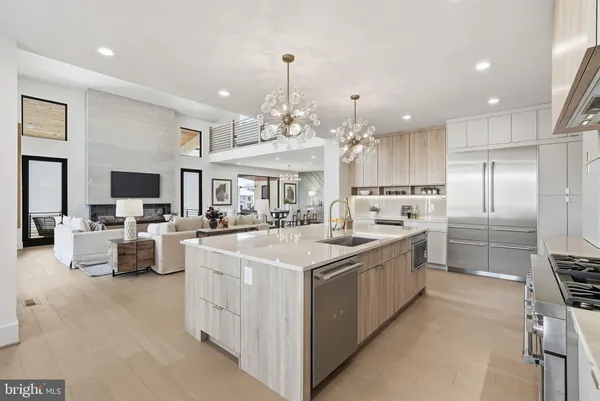 $3,290,000 | 6816 Dean Drive, McLean, VA 22101