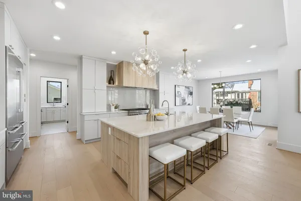 $3,290,000 | 6816 Dean Drive, McLean, VA 22101