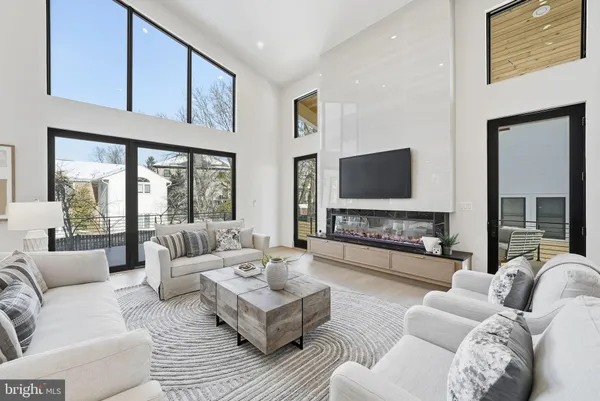 $3,290,000 | 6816 Dean Drive, McLean, VA 22101