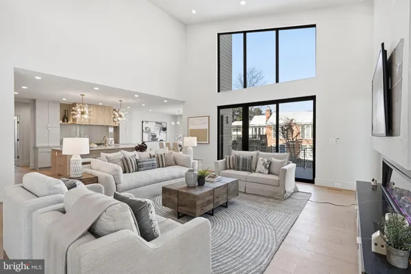 $3,290,000 | 6816 Dean Drive, McLean, VA 22101