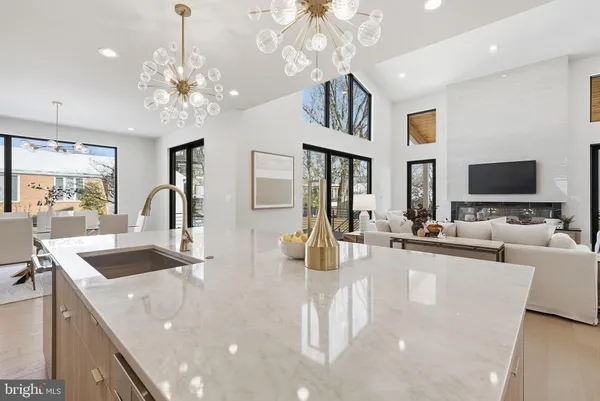 $3,290,000 | 6816 Dean Drive, McLean, VA 22101