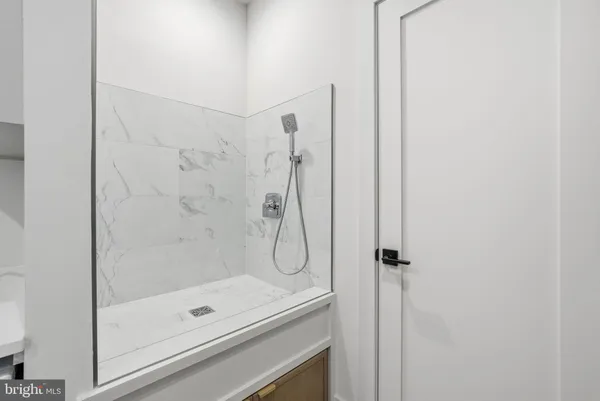 $3,290,000 | 6816 Dean Drive, McLean, VA 22101