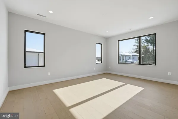 $3,290,000 | 6816 Dean Drive, McLean, VA 22101