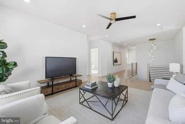 $3,290,000 | 6816 Dean Drive, McLean, VA 22101