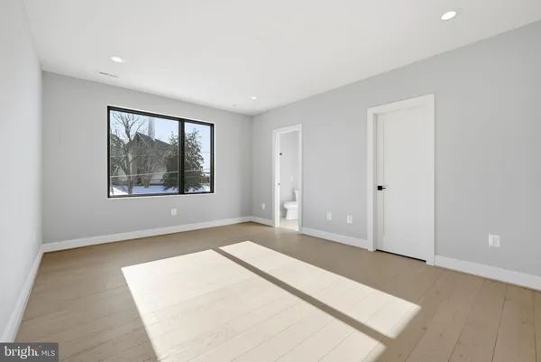 $3,290,000 | 6816 Dean Drive, McLean, VA 22101