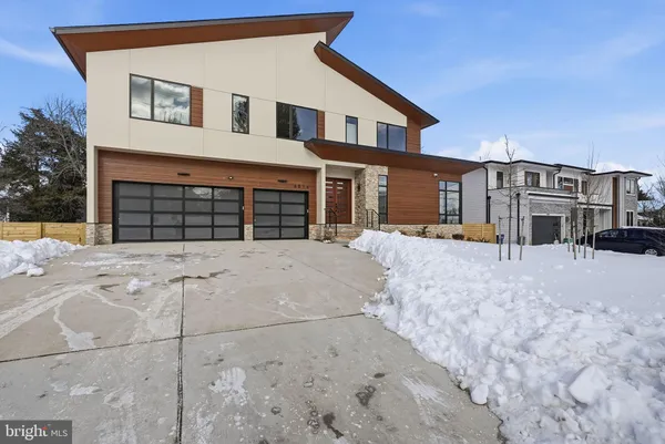 $3,290,000 | 6816 Dean Drive, McLean, VA 22101