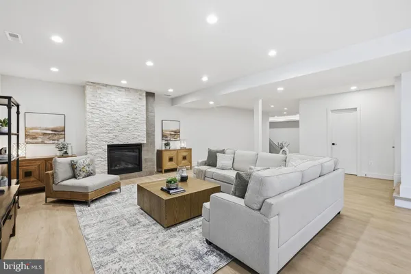 $3,290,000 | 6816 Dean Drive, McLean, VA 22101