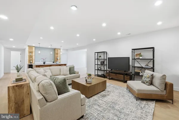 $3,290,000 | 6816 Dean Drive, McLean, VA 22101