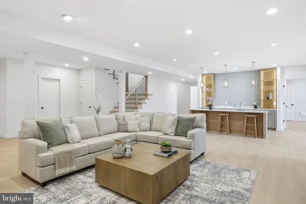 $3,290,000 | 6816 Dean Drive, McLean, VA 22101