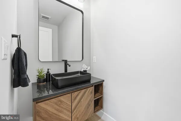 $3,290,000 | 6816 Dean Drive, McLean, VA 22101