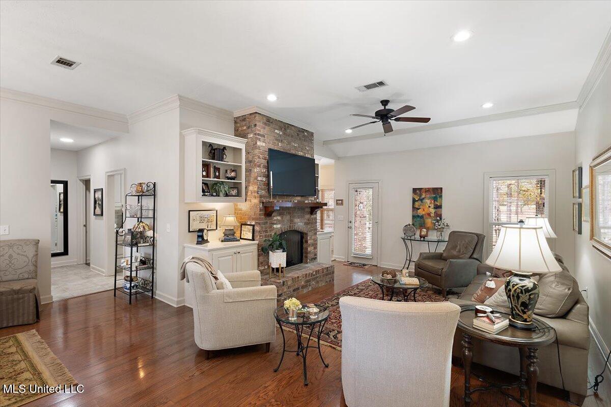 125 Seville Way Madison, MS 39110 - Photo 3 of 29 06-HTP_4492