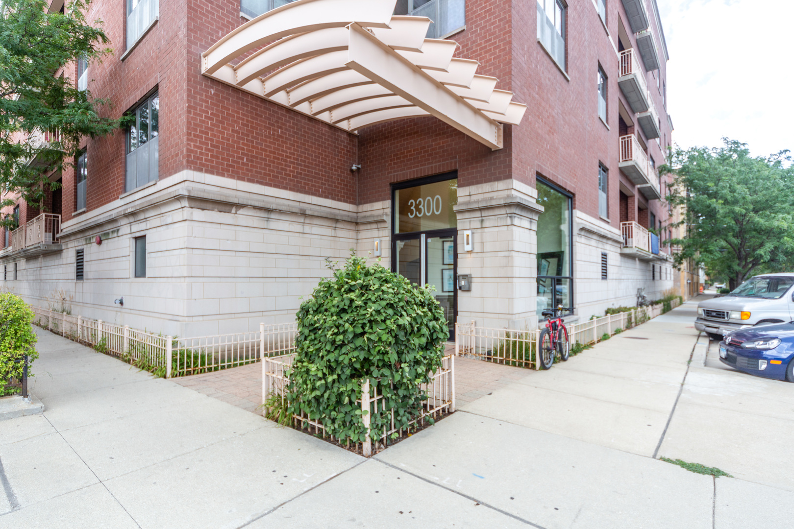 3300 West Irving Park Road, Unit C3 Chicago, IL 60618 - Photo 2 of 30