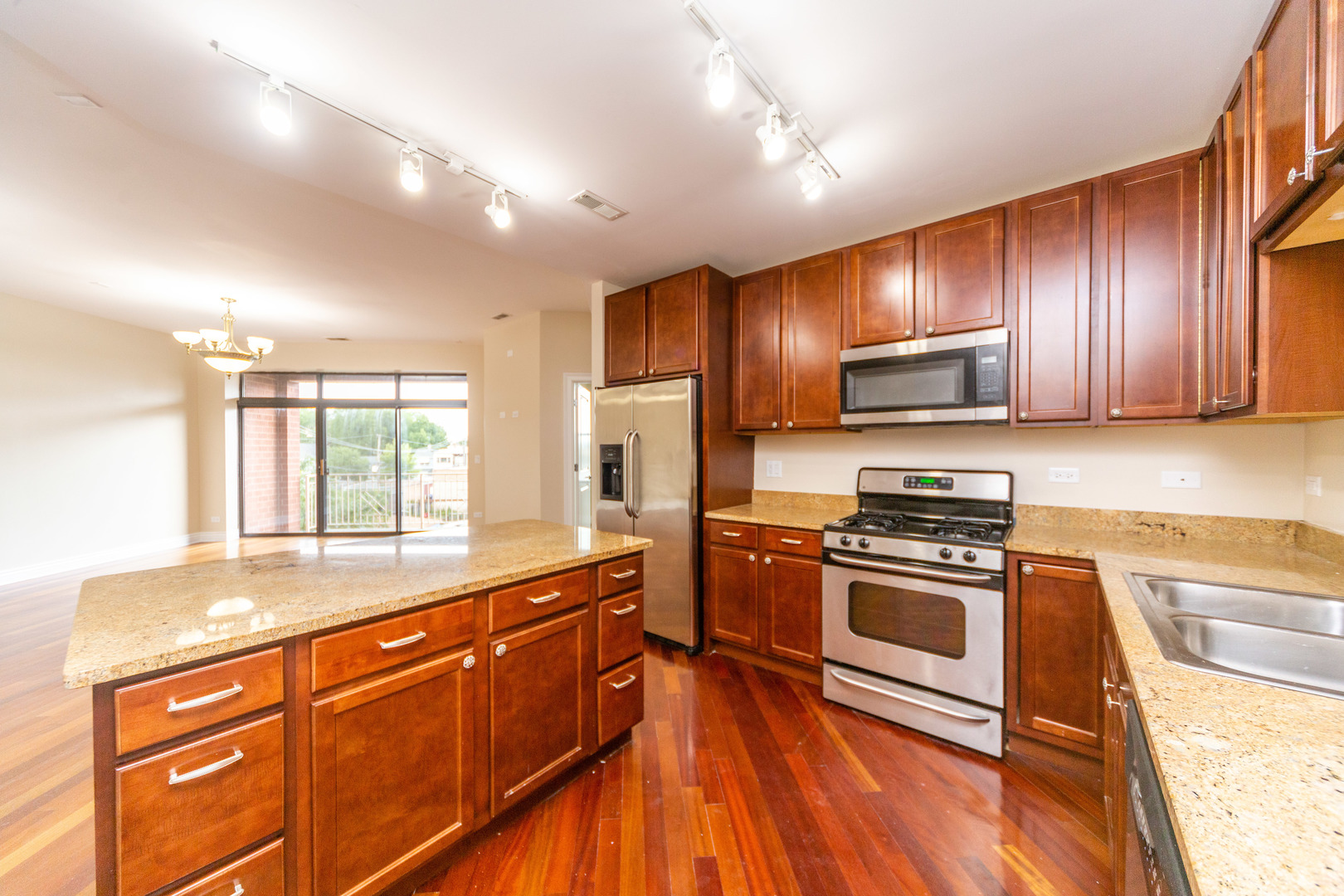 3300 West Irving Park Road, Unit C3 Chicago, IL 60618 - Photo 11 of 30
