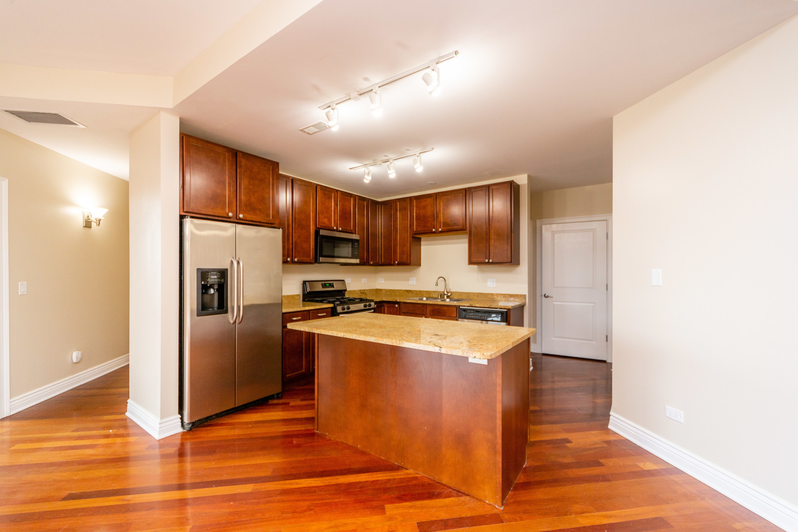 3300 West Irving Park Road, Unit C3 Chicago, IL 60618 - Photo 8 of 30