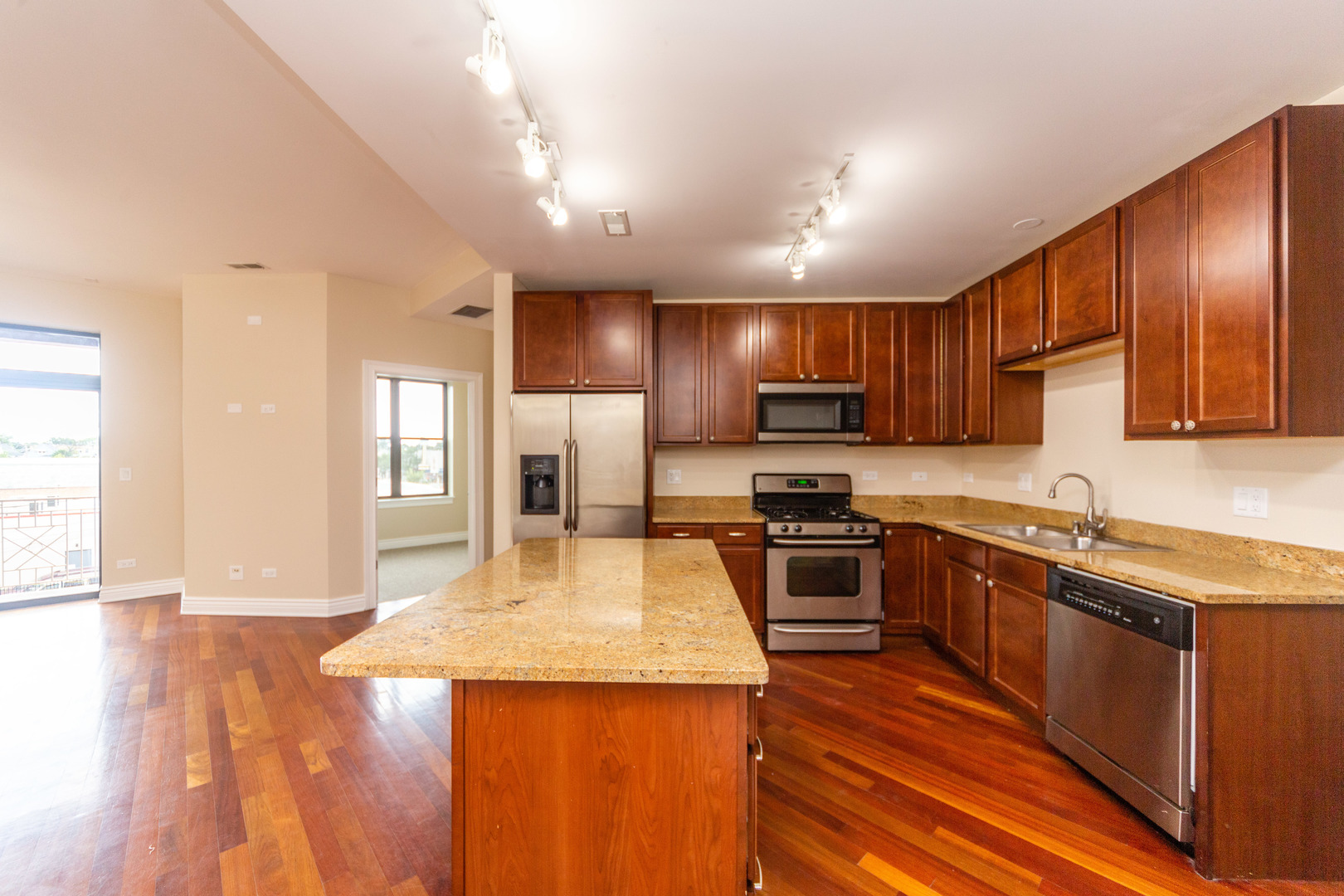 3300 West Irving Park Road, Unit C3 Chicago, IL 60618 - Photo 9 of 30