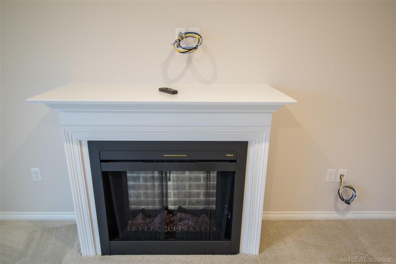 45732 South Stonewood Road Canton, MI 48187 - Photo 6 of 16 31309281-5.JPG