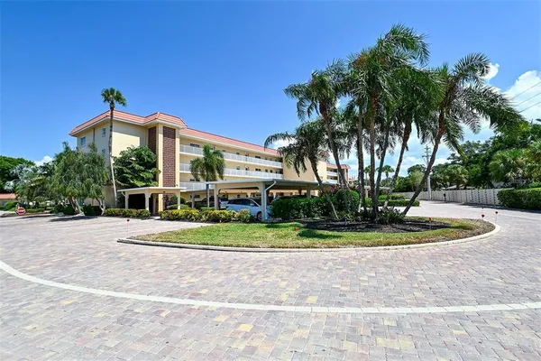 $3,500 | 1215 South Portofino Drive, Unit 308, Sarasota, FL 34242