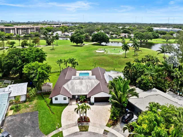 $9,900 | 5220 North 31st Place, Hollywood, FL 33021