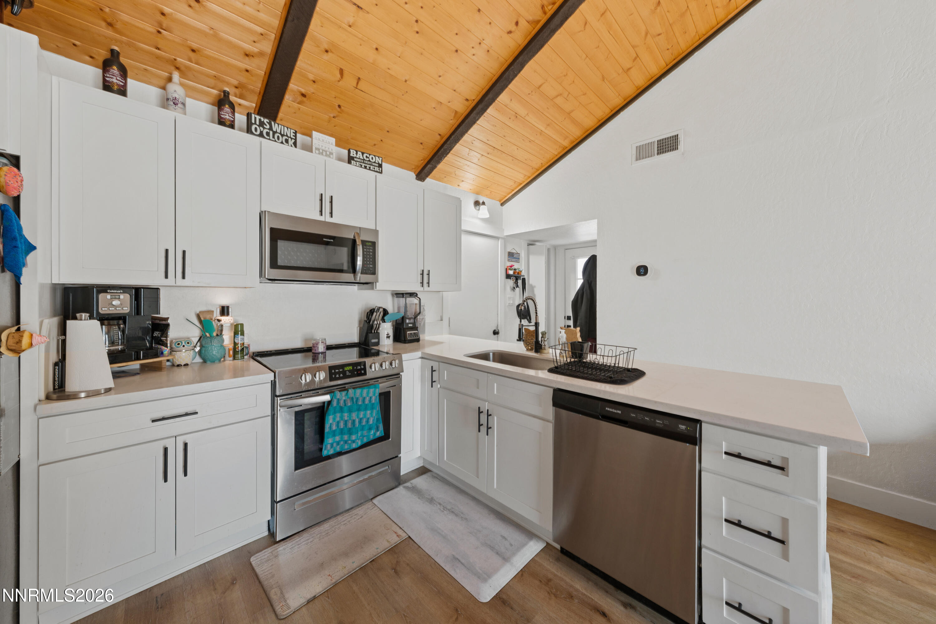 21 Castle Way Carson City, NV 89706 - Photo 8 of 36 A7V09805
