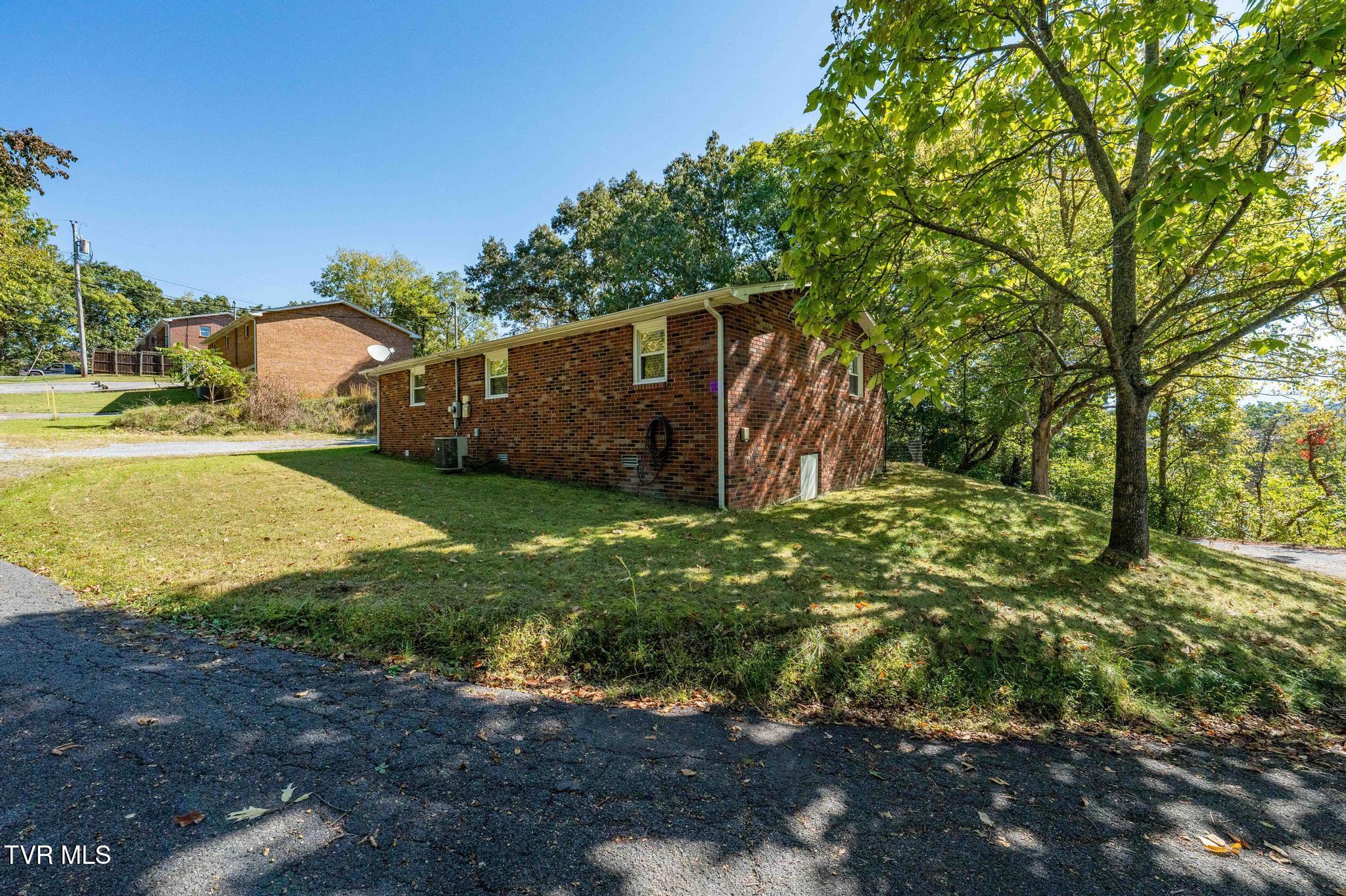 338 Gifford Road Bristol, TN 37620 - Photo 2 of 57 View from Road
