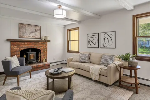 $679,000 | 5 Knapton Street, Barrington, RI 02806