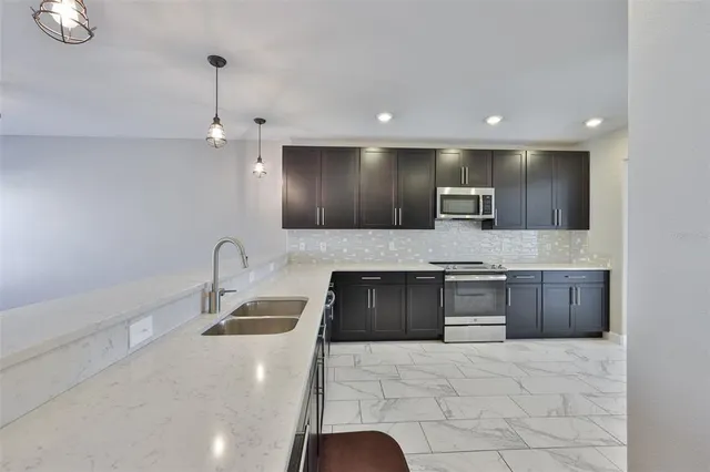 $4,150 | 1547 West Cass Street, Tampa, FL 33606