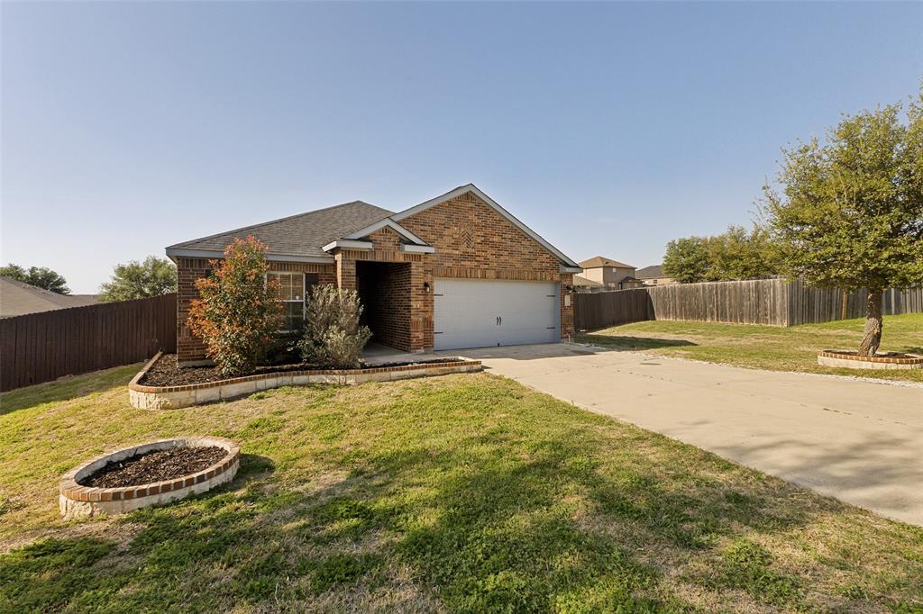 192 Buffalo Ridge Road Newark, TX 76071 - Photo 3 of 33