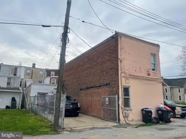 $119,900 | 207 Highland Avenue, Chester, PA 19013