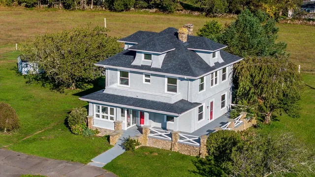 $4,250 | 736 Sconticut Road, Unit A, Fairhaven, MA 02719